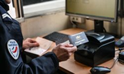 Acord între Regatul Unit şi Franţa pentru a stăvili imigraţia clandestină prin Canalul Mânecii