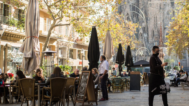 Barurile din Barcelona au fost redeschise după o pauză de cinci săptămâni