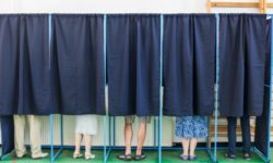 Parlamentare2020/ BEC a adoptat o decizie privind interzicerea utilizării în cabina de vot a aparatelor foto