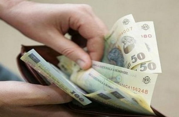 Popescu: Nu cred în declaraţia, aşa, nevinovată a lui Lazea; să vorbim despre îngheţarea sau tăierea salariilor este exclus