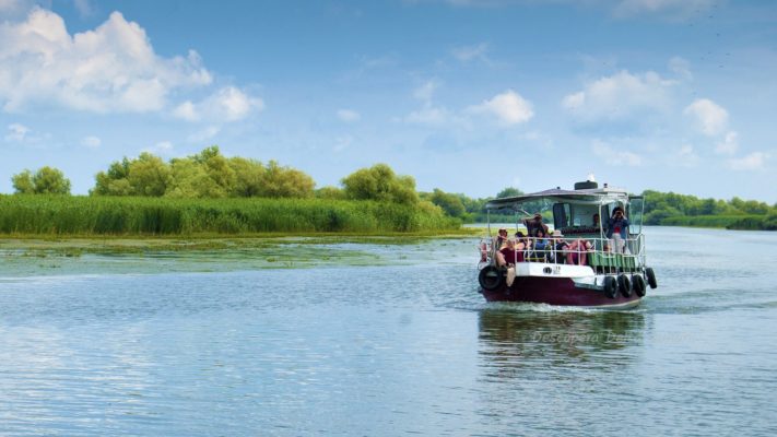 Tulcea: Excursiile de o zi în Deltă, cel mai toxic produs turistic, potrivit AMDTDD