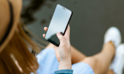 Contribuabilii români încep să acceseze serviciile online ale primăriilor; 65% folosesc telefonul mobil (studiu)