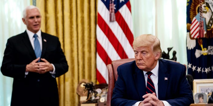 SUA: Preşedintele Trump şi vicepreşedintele Pence s-au întâlnit luni seară în Biroul Oval