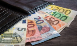 Eurostat: Bulgaria, Ungaria şi România, ultimele în UE după salariul minim pe economie