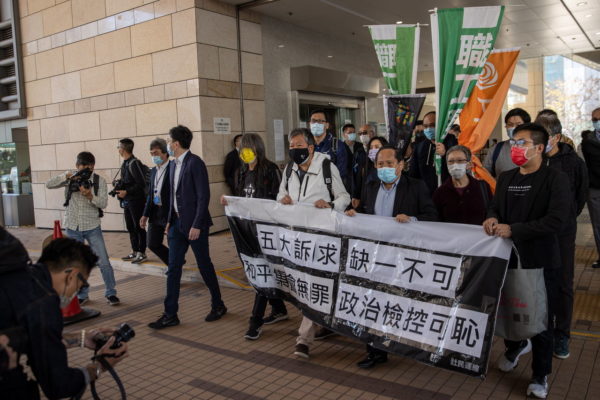 Hong Kong: Reprezentanţi marcanţi ai luptei pro-democraţie, judecaţi pentru organizarea unei ample manifestaţii în 2019
