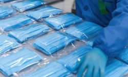 IGPR: Zece percheziţii la persoane bănuite că au vândut spitalelor măşti de protecţie contrafăcute