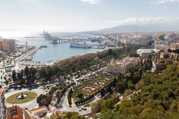 Spania: Cel mai sever declin al numărului de turişti străini din ultimii 51 de ani