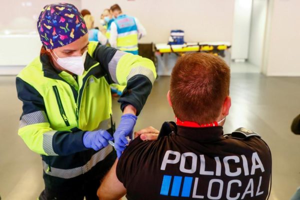 Spania: Lansare a unei campanii de ‘vaccinare în masă’ pentru poliţişti şi pompieri pe stadionul lui Atletico Madrid