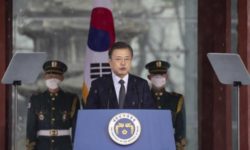 Preşedintele sud-coreean, calificat de influenta soră a liderului nord-coreean drept ”un papagal crescut de America”