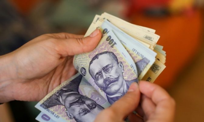 Turcan: Regândirea legii salarizării va compensa eventuala eliminare a unor sporuri