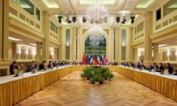 Dosarul nuclear iranian: Negociatorii au decis să ”accelereze” procesul pentru a salva acordul nuclear internaţional