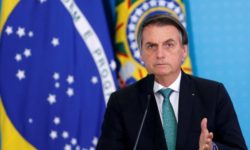 Brazilia: Bolsonaro insinuează că China a creat pandemia pentru a duce un “război chimic”