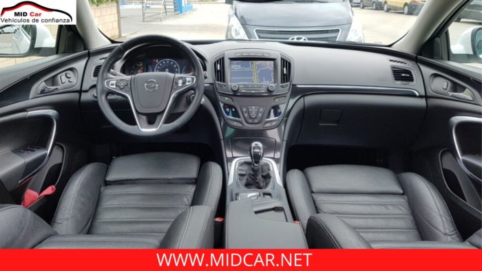Mid Car: este extrem de important să semnalizăm corect în sensurile giratorii!