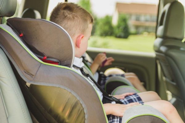 Mitu (Fundaţia ‘Siguranţă Auto Copii’): Cerem amenzi de 2.000 de lei pentru neutilizarea scaunului auto
