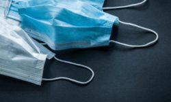 Orban: Măştile achiziţionate în perioada stării de urgenţă nedistribuite trebuie să ajungă la persoanele defavorizate