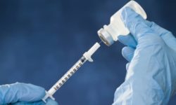 Peste 960.000 de doze de vaccin Pfizer ajung luni şi marţi în România