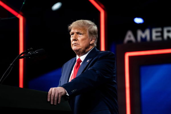 SUA: Donald Trump îi cere lui Joe Biden să demisioneze după victoria talibanilor în Afganistan