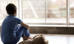 ANPDCA: 12.669 de copii aveau, la finele lunii martie, ambii părinţi plecaţi la muncă în străinătate