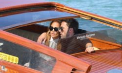 Ben Affleck şi Jennifer Lopez şi-au făcut apariţia împreună la Veneţia
