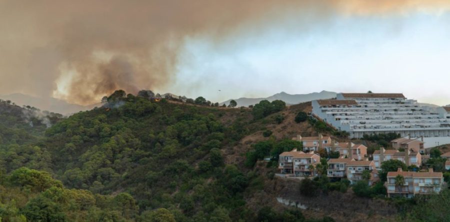 Circa 500 de persoane, evacuate dintr-o staţiune din sudul Spaniei în urma unui incendiu de vegetaţie