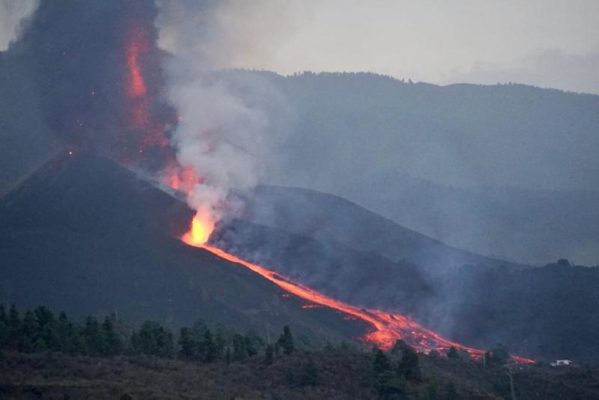 La Palma: Lava vulcanului a ars 258 de hectare şi a distrus 589 de construcţii, potrivit Copernicus