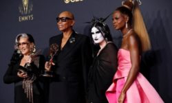 Primetime Emmy 2021: Culorile vii şi alegerile îndrăzneţe au dominat vestimentaţia starurilor pe covorul roşu (GALERIE FOTO)
