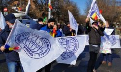 Protest pentru salvarea CFR Călători, în faţa Ministerului Transporturilor