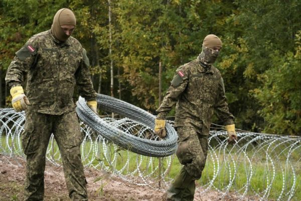 Garduri de sârmă ghimpată, la frontierele UE: Germania consideră ”legitimă” protejarea graniţelor