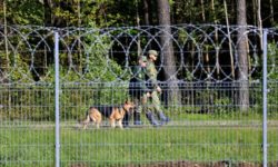 Migranţi: Letonia extinde starea de urgenţă la frontiera cu Belarus