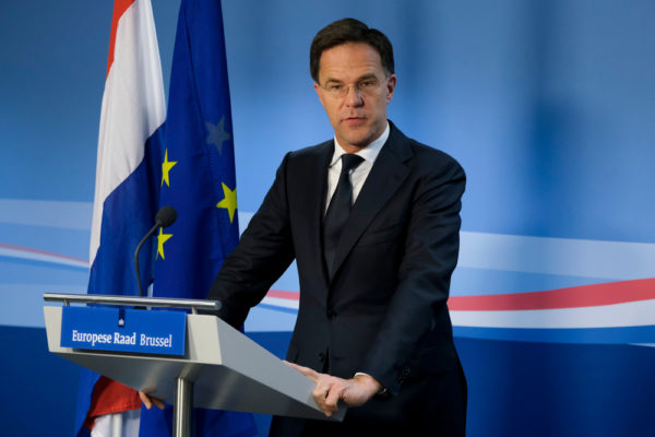Olanda: Premierul olandez Mark Rutte denunţă o postare de prost gust a omologului sloven Janez Jansa