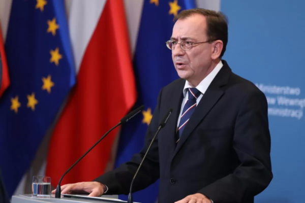 Polonia susţine sancţionarea companiilor aeriene care aduc migranţi în Belarus