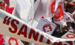 Sindicaliştii Federaţiei Sanitas vor protesta luni în faţa Guvernului