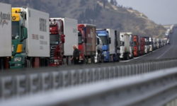 UNTRR solicită Guvernului exceptarea şoferilor de camioane de la obligativitatea carantinei