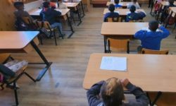 Cursurile se reiau după o vacanţă de două săptămâni