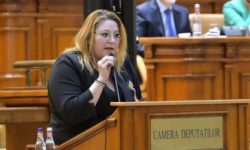 DIICOT preia un dosar care o vizează pe Diana Şoşoacă în legătură cu blocarea unui centru de vaccinare anti-COVID