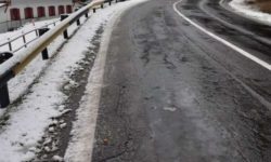 Harghita: Drumarii acţionează în zonele înalte alte judeţului, unde a început să ningă