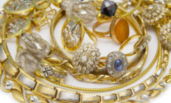 Paul Anghel (ANPC): Contrafacerile reprezintă un pericol real la achiziţionarea bijuteriilor din metale preţioase