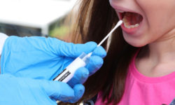 Sindicatele din învăţământ avertizează că testele din salivă nu respectă regulile sanitare