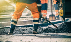 Migranţii devin tot mai importanţi pe piaţa muncii, arată un studiu al OIM