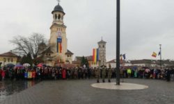 Sute de persoane, la evenimentele de la Alba Iulia dedicate Zilei Naţionale