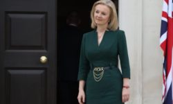 #postBrexit: Şefa diplomaţiei britanice Liz Truss preia de la demisionarul David Frost negocierile post-Brexit cu UE