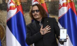 Johnny Depp, decorat în Serbia pentru contribuţia sa la activităţile culturale ale acestei ţări