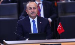 Ankara acuză faptul că există ţări membre NATO care doresc un război de durată în Ucraina