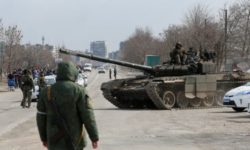 Au fost reluate atacurile la Mariupol după expirarea ultimatumului de predare emis de ruşi