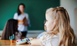 Aproape 1.800 de copii ucraineni – repartizaţi sau înscrişi în şcoli şi grădiniţe