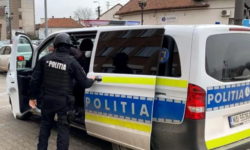 Timiş: Percheziţii într-un dosar privind vaccinări fictive; 8.000 de persoane ar fi primit certificate false