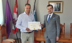 Primul primar român din Spania a fost premiat de către ambasadorul George Bologan