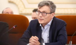 Virgil Popescu, mesaj către USR: Criza nu va trece doar dacă bateţi voi din picior!