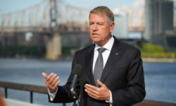 Iohannis: Este corect, rezonabil şi aşteptat să crească şi salariile şi pensiile