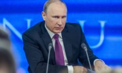 Rusia: Zeci de deputaţi municipali sprijină petiţia prin care se cere demisia lui Vladimir Putin